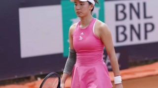 0-2爆冷！中国金花废了，连丢10局+0-6惨败，比郑钦文差太远